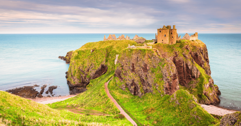 Aberdeen - Dunnottar Castle in Scotland. Things to do. Everything travel. 